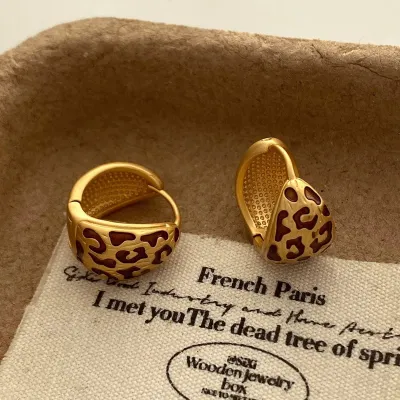 Women Fashion Retro Oil Dropping Leopard C- Shaped Earrings