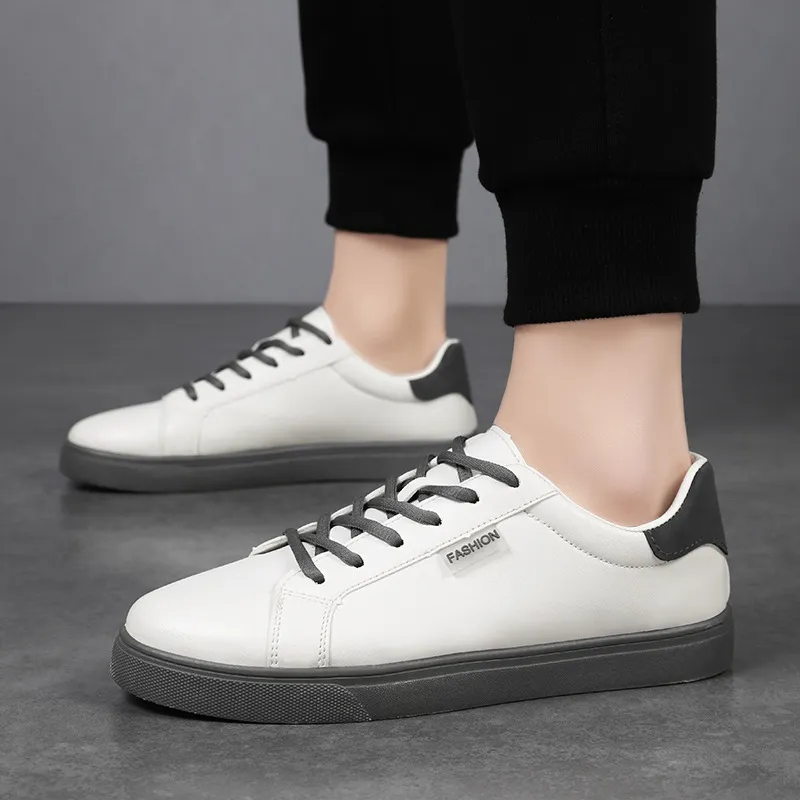 Men's Casual Solid Color Breathable Lace-Up Flat Sneakers