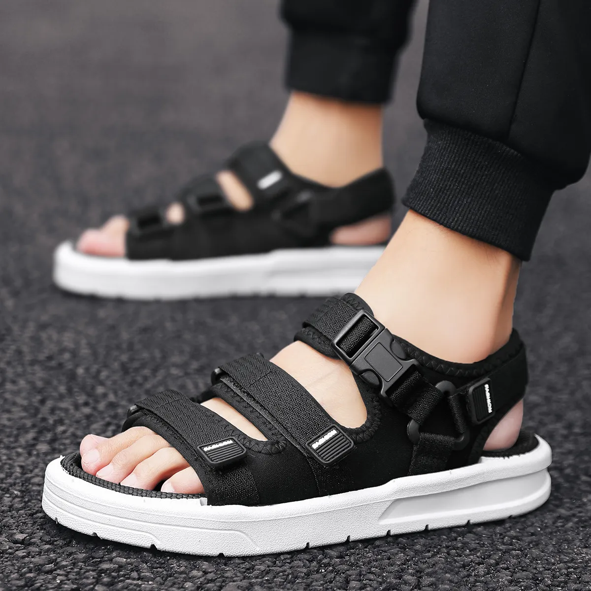 Men's Fashion Youthful Trend Summer Beach Velcro Sandals Open-Toed Mesh