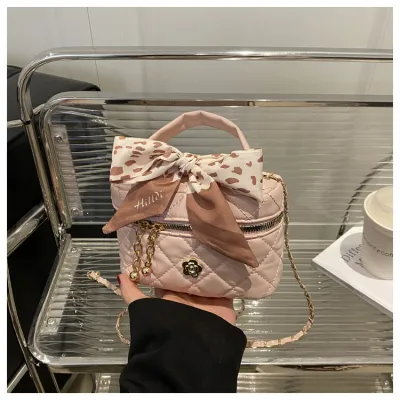 Women Fashion Casual Solid Color PU Mini Small Square Crossbody Bag with Diamond Chain