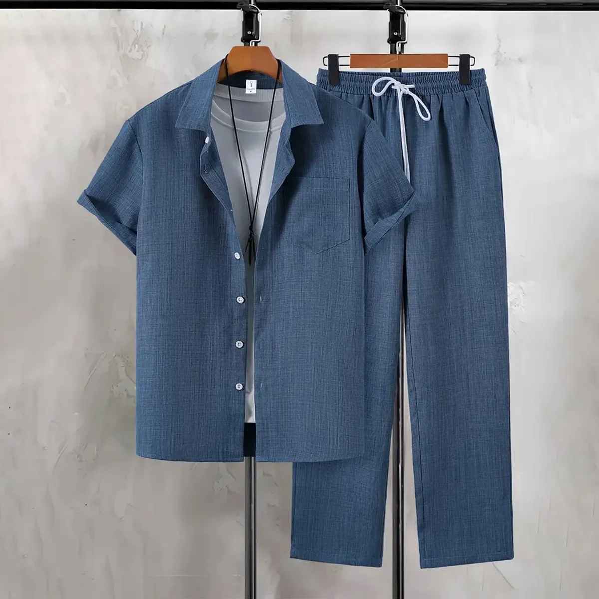 Men's Casual Notch Lapel Short-Sleeve Shirt and Pants Two-Piece Set with Double-Breasted Detail