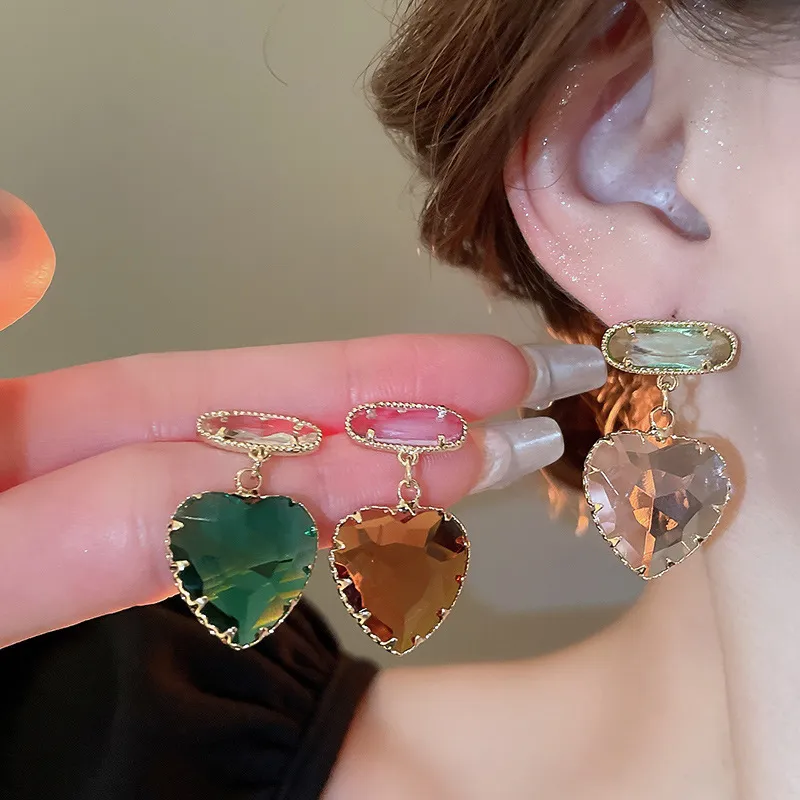 Women Fashion Elegant Silver Needle Zircon Love Pendant Minimalist Heart Shape Copper Earrings