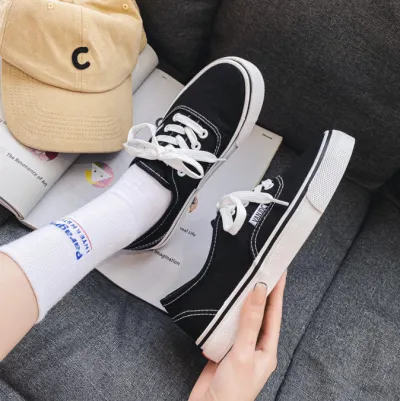 Women Fashion Casual Solid Color Round-Toe Lace-Up Flat Low-Top Canvas Sneakers