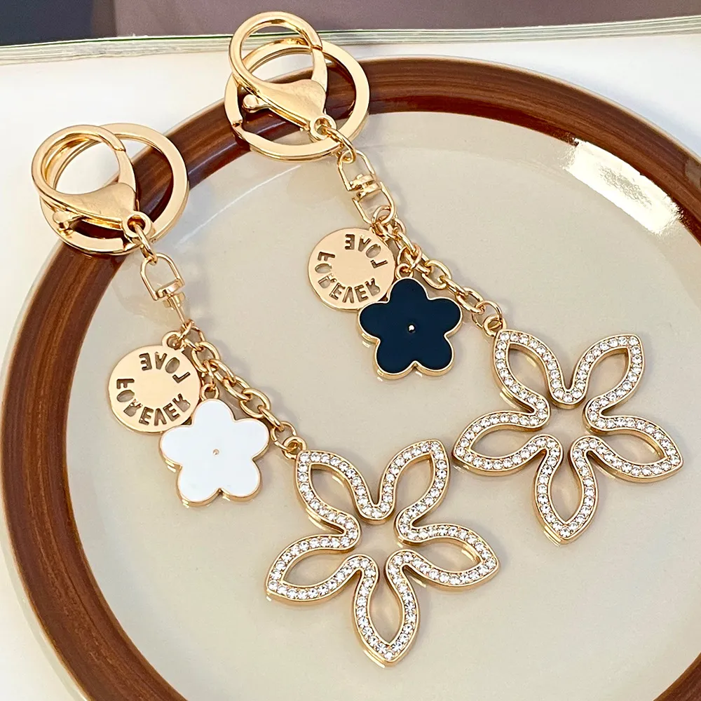 Women Fashion Rhinestone Lucky Flower Keychain