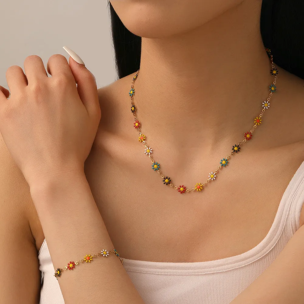 Women Fashion Fresh Floral Daisy Titanium Steel Necklace Bracelet Two-Piece Set