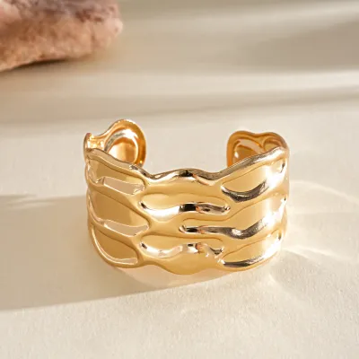 Women Fashion Exaggerated Pleated Metal Stripe Open Bracelet