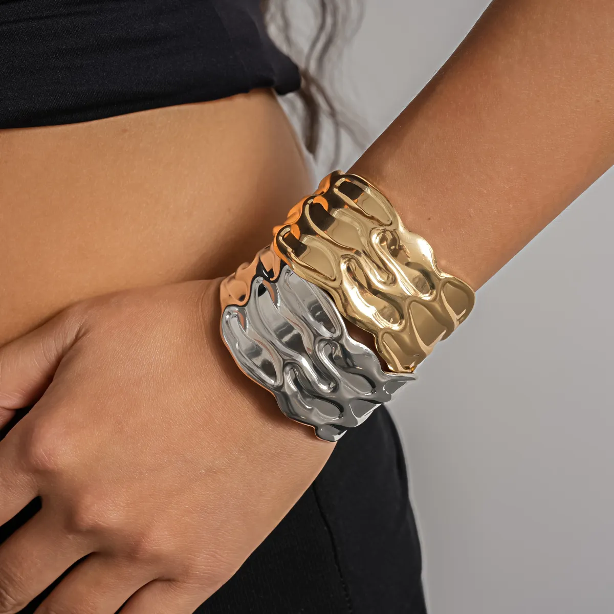 Women Fashion Exaggerated Pleated Metal Stripe Open Bracelet