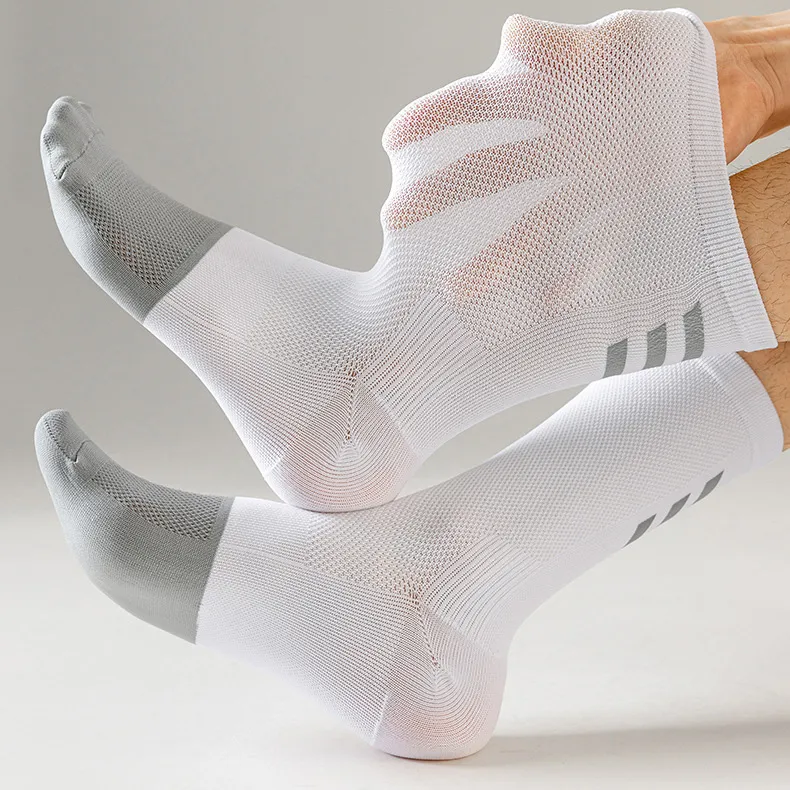 Men's Quick-Drying Breathable Non-Slip Sports Socks Nylon Mid-Calf Color Blocking