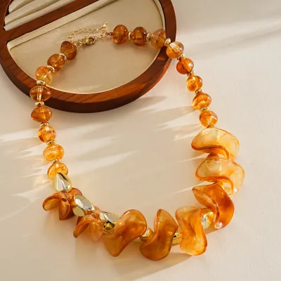 Women's Fashion Acrylic Irregular Geometric Oval Beaded Clavicle Necklace