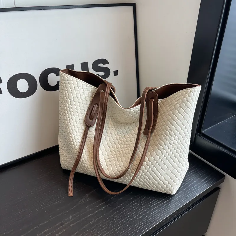 Women Fashion Casual Retro Solid Pattern PU Tote Shoulder Bag