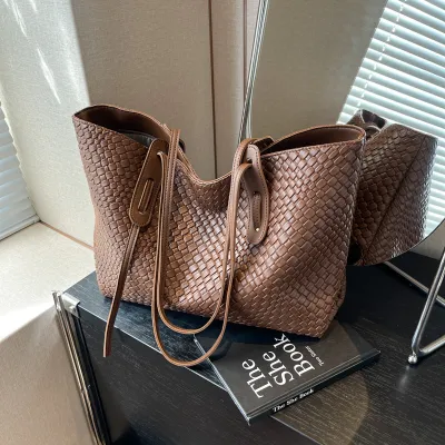 Women Fashion Casual Retro Solid Pattern PU Tote Shoulder Bag