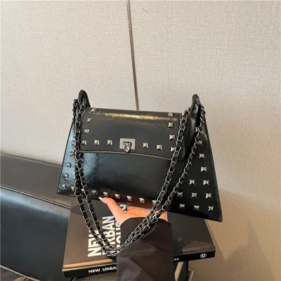 Women Fashion Solid Color PU Rivet Envelope Shoulder Bag with Clasp Closure