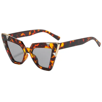 Women Fashion Cat Eye Large Frame UV Protection PC Sunglasses