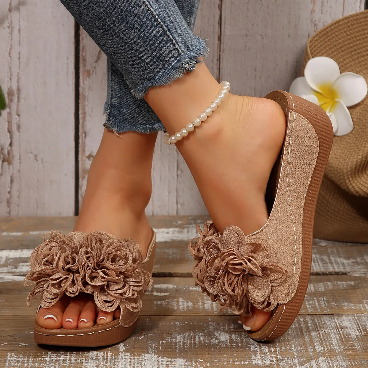 Women Fashion Casual Solid Color Flower Decoration Peep Toe Wedge Slippers