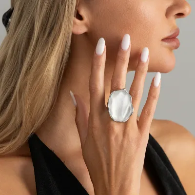 Fashion Irregular Blooming Resin Ring
