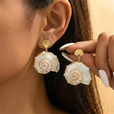 Women Fashion Ocean Shell Conch Earrings