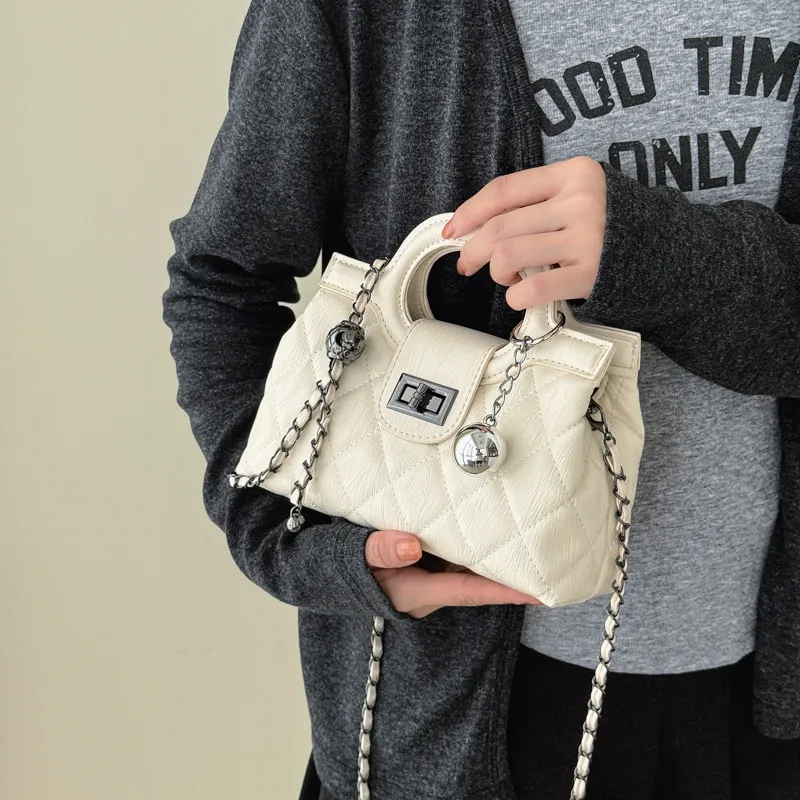 Women Fashion Casual Solid Color Diamond Plaid Chain Buckle Shoulder Bag