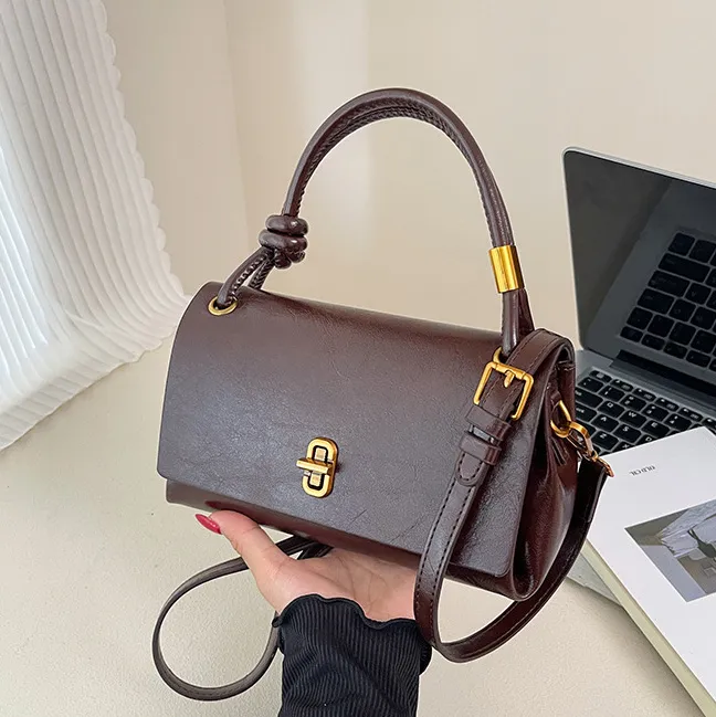 Women Fashion Casual Retro Solid Color Simple Handbag