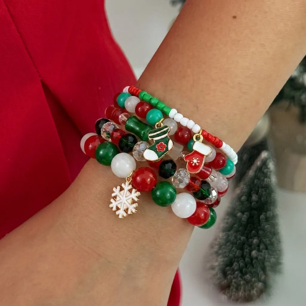 Christmas Women Fashion Red And Green Beaded Christmas Tree Snowman Pendant Bracelet 5pcs/Set