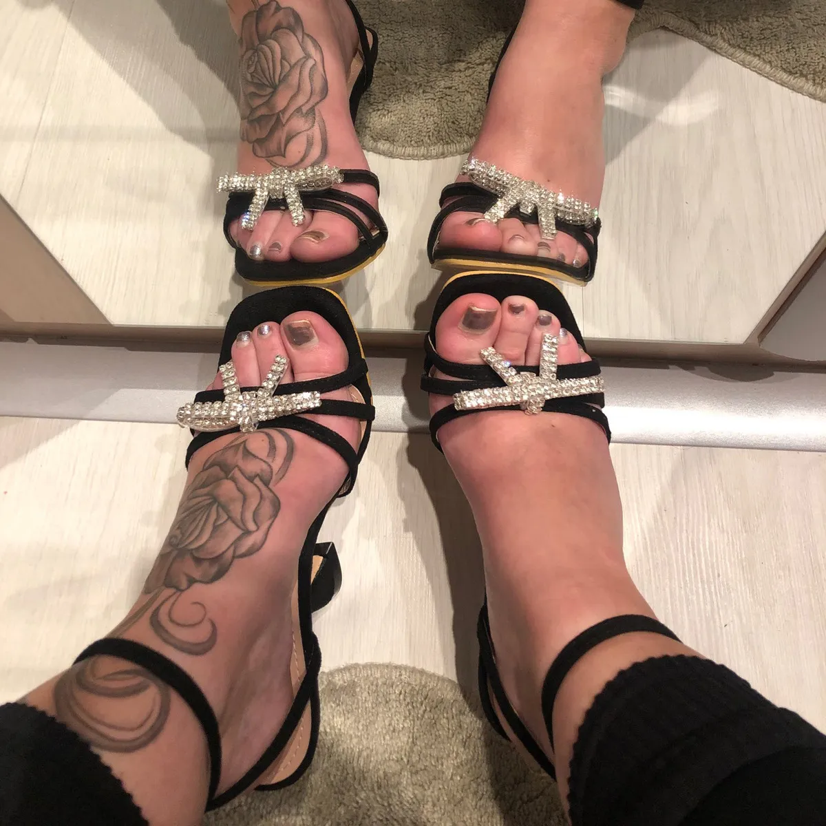 Women Fashion Sexy Rhinestone Bowknot Square-Toe Heeled Sandals