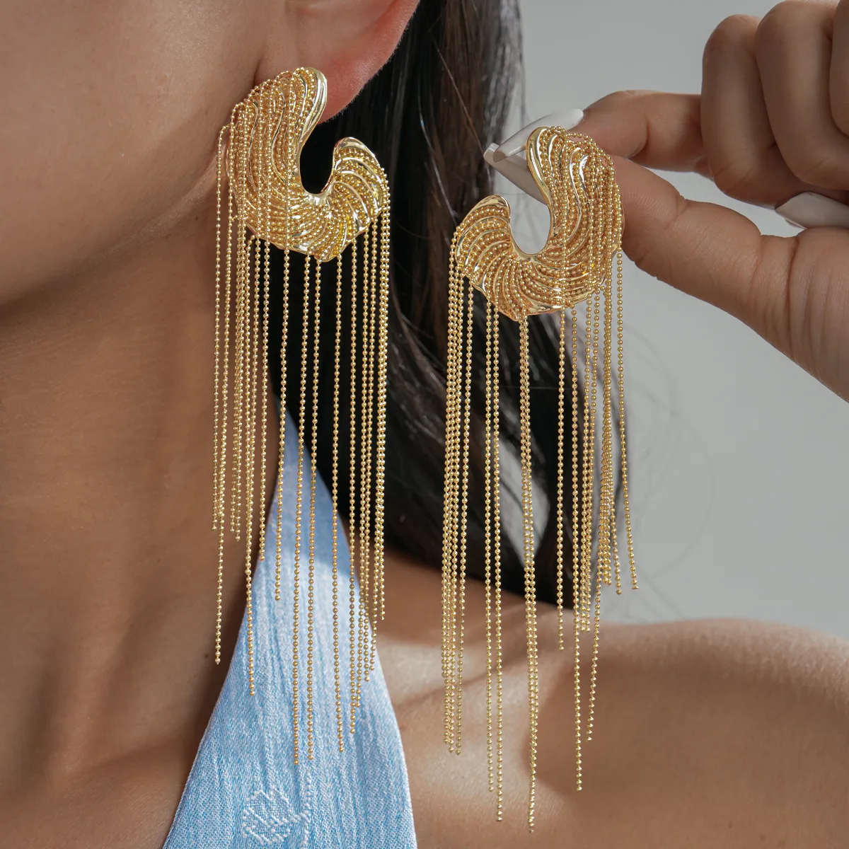 Women Fashion Exaggerated Metal Style C- Shaped Tassel Earrings