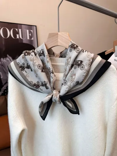 Women Fashion Casual Printed Silk Square Scarf