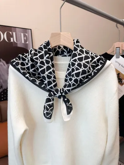 Women Fashion Casual Printed Silk Square Scarf