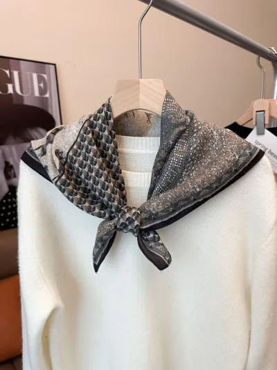 Women Fashion Casual Printed Silk Square Scarf