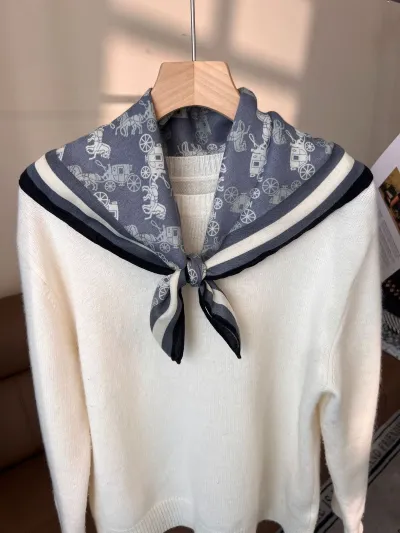 Women Fashion Casual Printed Silk Square Scarf