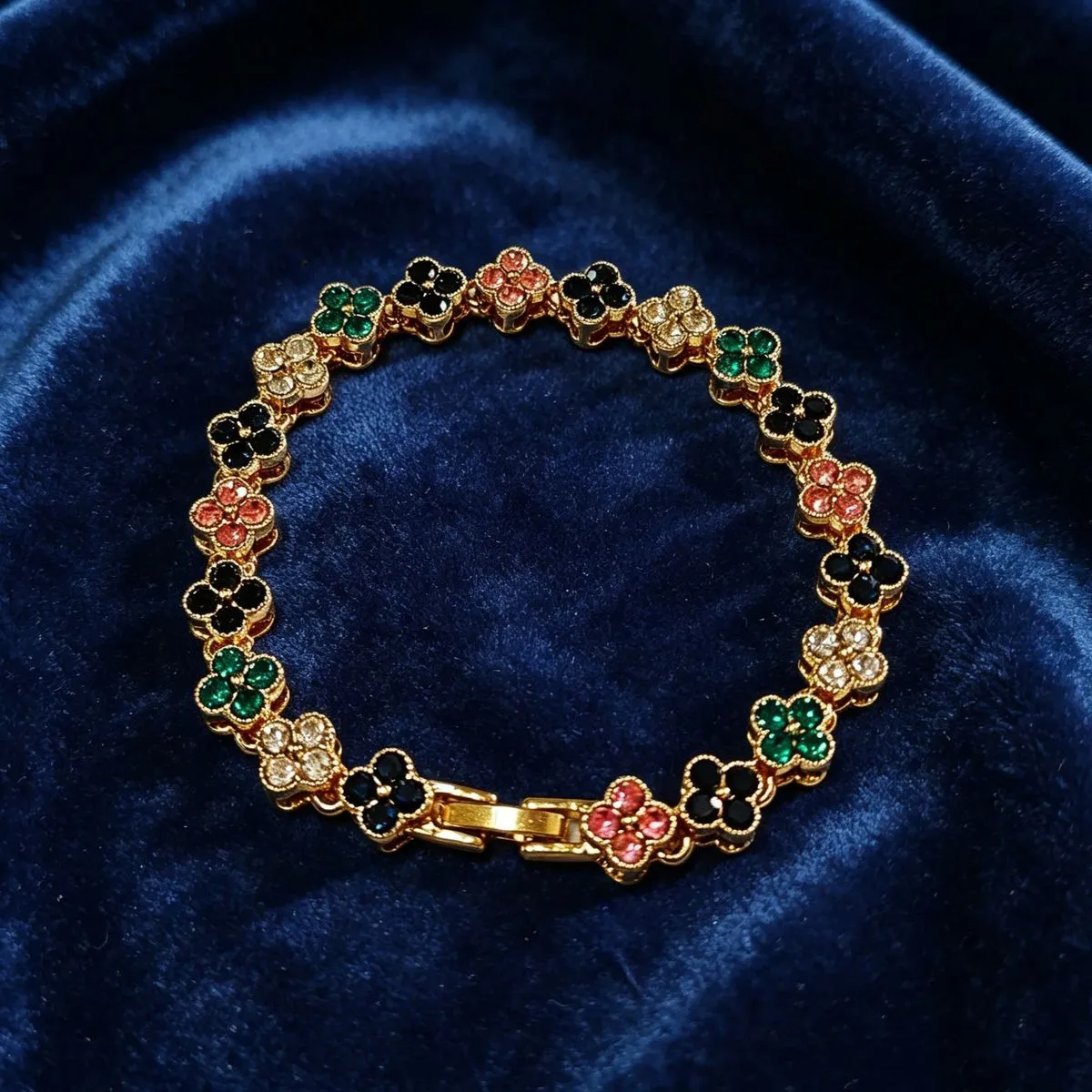 Women Fashion Simple Four-Leaf Clover Zircon Bracelet