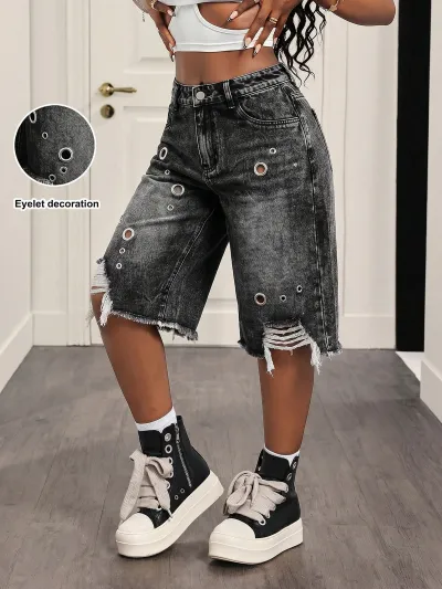 Women Fashhion Casual Metal Ring Decorative High Waist Straight Wide Leg Denim Shorts