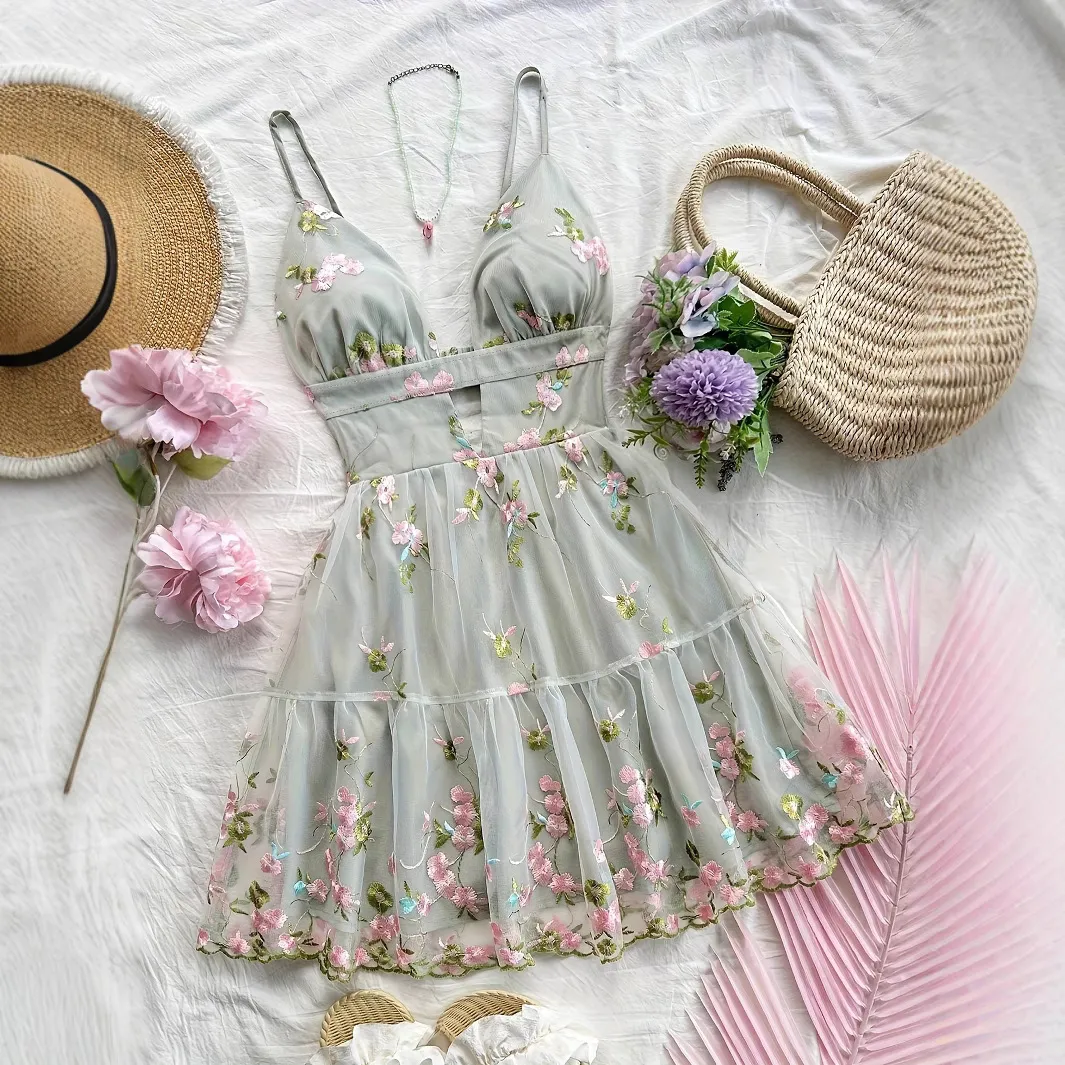 Women Fashion Sexy Summer Flower Embroidered V-Neck Backless A- Line Dress