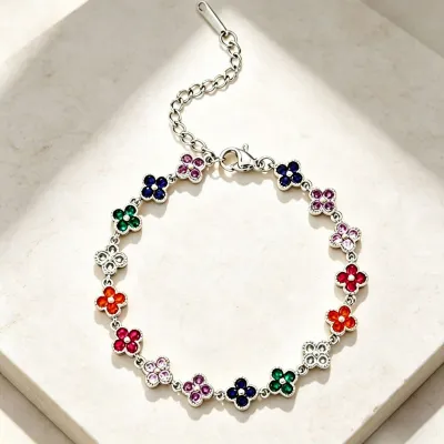 Fashion Rhinestone Four-Leaf Clover Bracelet