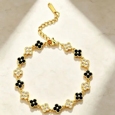 Fashion Rhinestone Four-Leaf Clover Bracelet