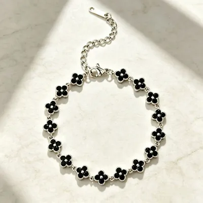 Fashion Rhinestone Four-Leaf Clover Bracelet