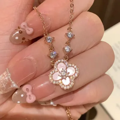 Fashion Rhinestone Four-Leaf Clover Necklace