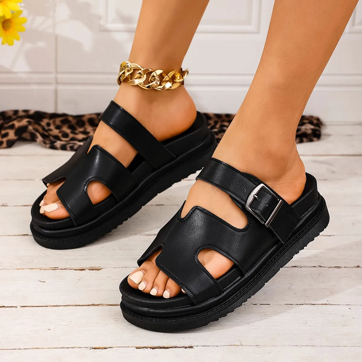 Women Fashion Casual Solid Color Square Buckle Thick Bottom Slippers