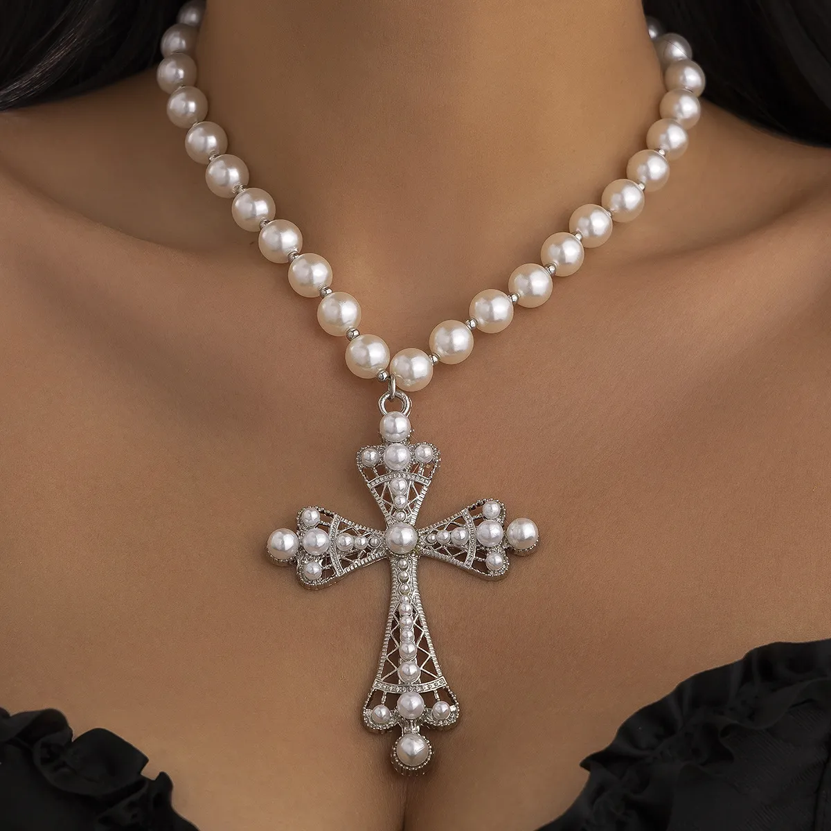 Women Fashion Hip-Hop Cross Stitching Imitation Pearl Clavicle Chain Necklace