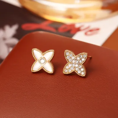 Women Fashion Asymmetric Zircon Natural Fritillaria Four-Leaf Clover Earrings