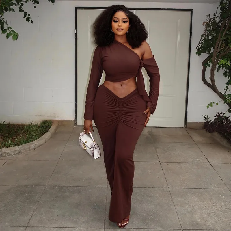 Women Fashion Solid Color Slant Collar Long Sleeve Crop Top Pleated Tight Skirt Two-Piece Set