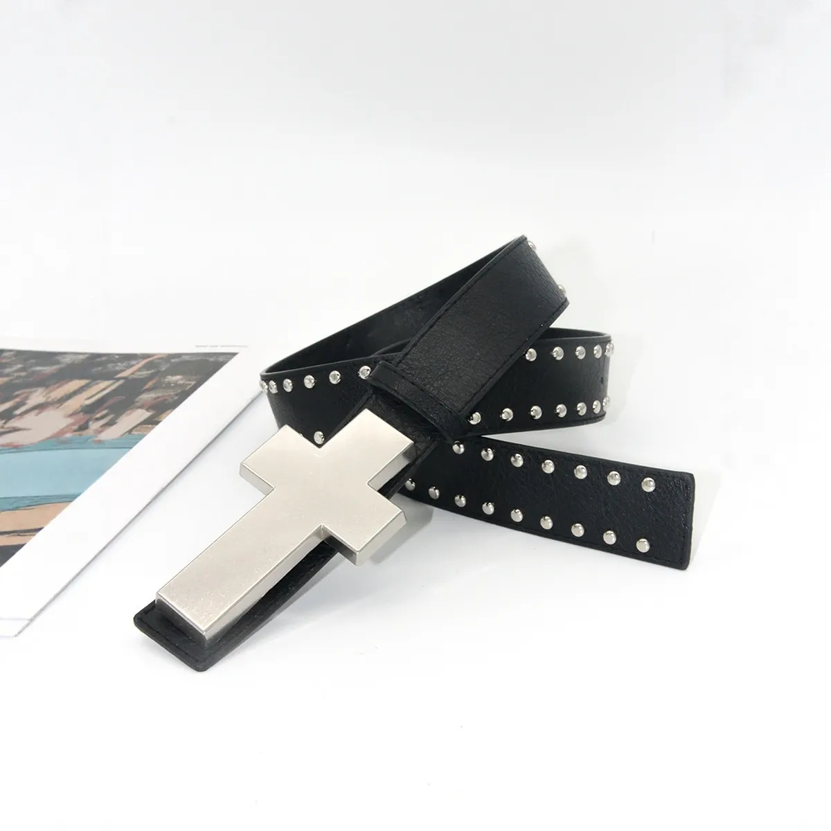 Fashion Hip-Hop Nail Cross Rivet Belt