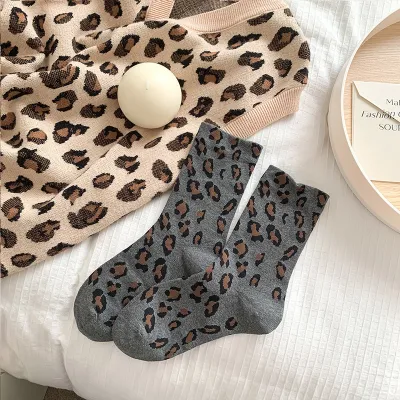 Women Fashion Casual Leopard Mid-Length Socks