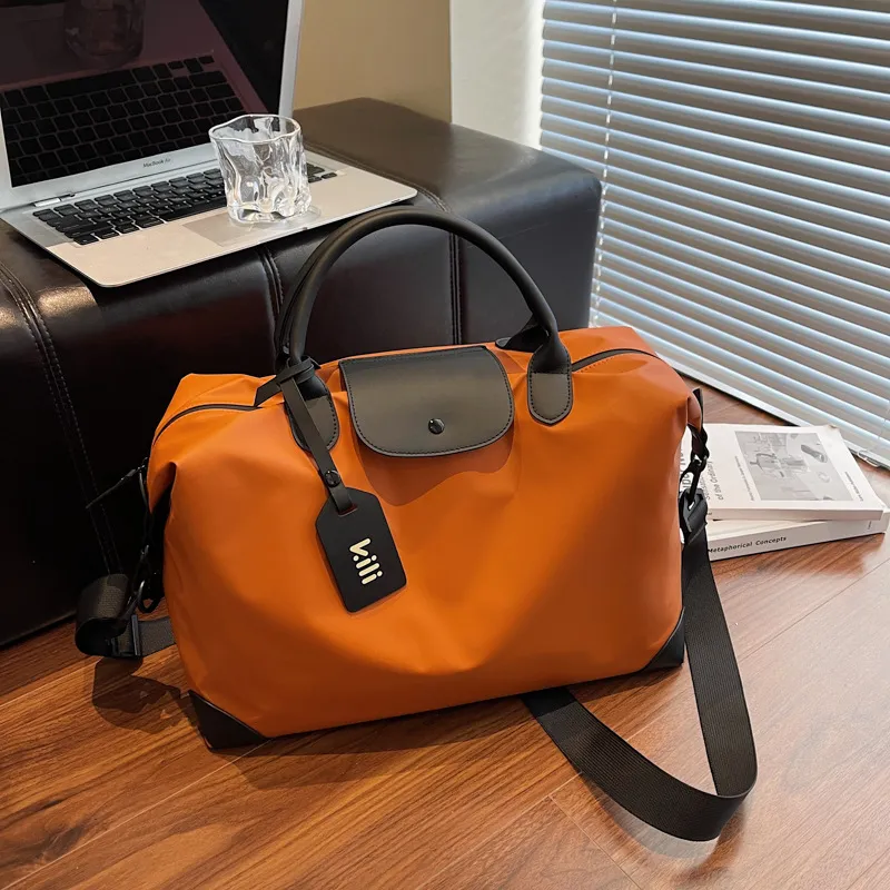Women Fashion Casual Solid Color Large Capacity Portable Travel Handbag