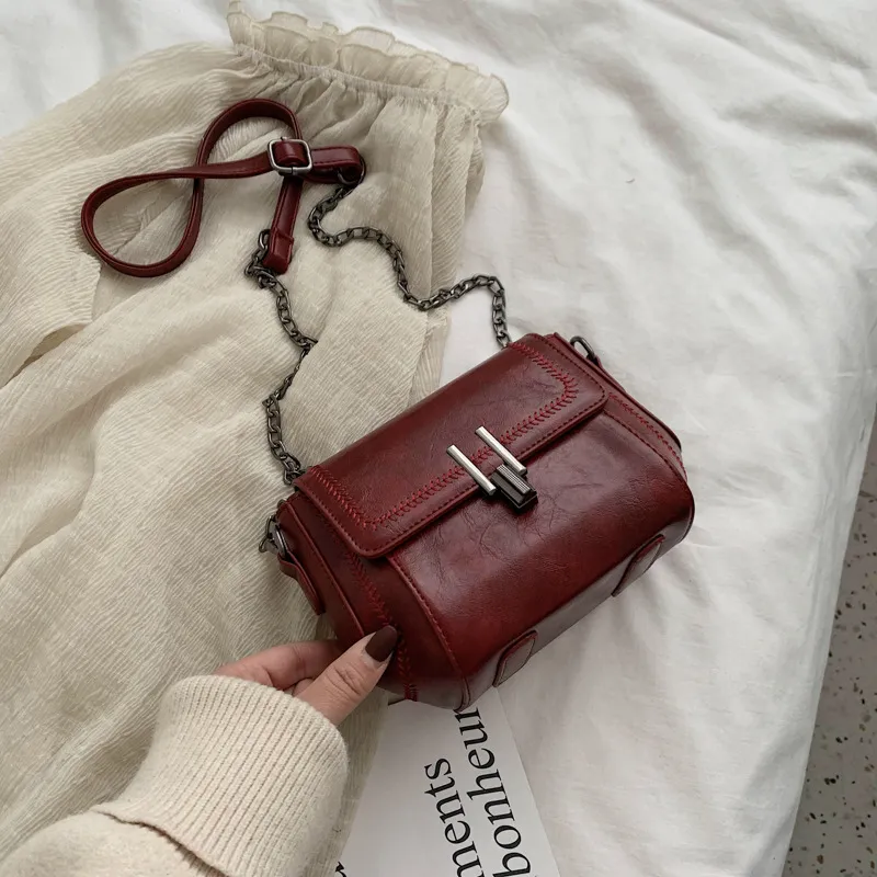 Women Fashion Casual Retro Chain Small Square Shoulder Bag