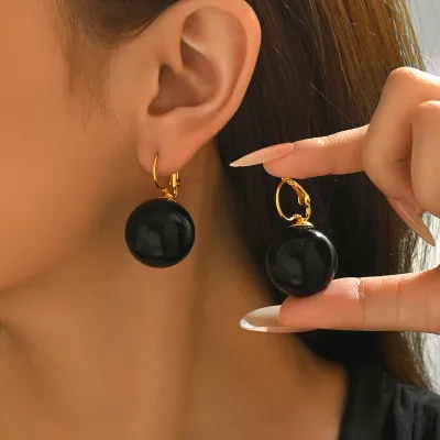 Women'S Fashion Geometric Simple Inlaid Pearl Ear Buckle Earrings
