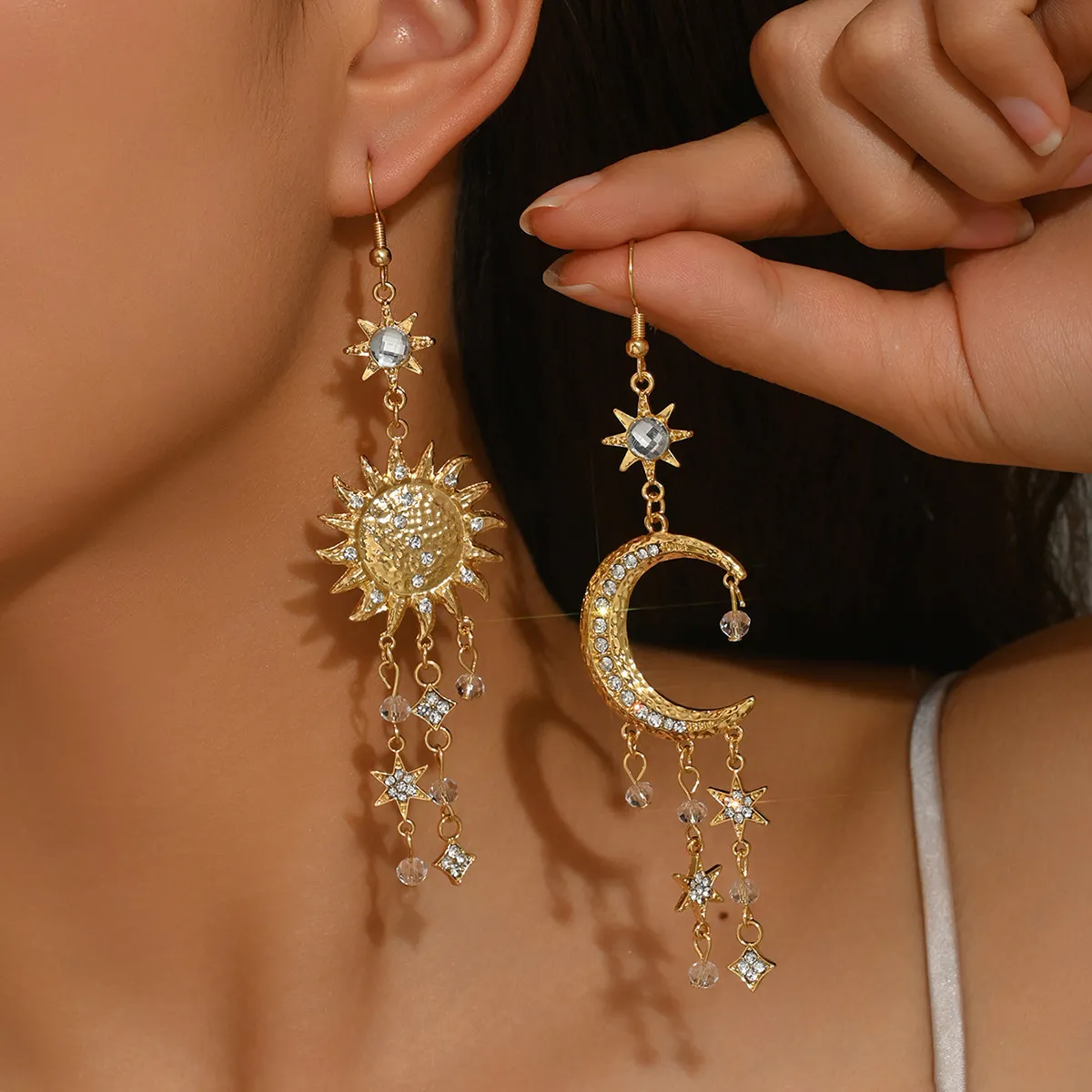 Women Fashion Retro Sun Crescent Tassel Design Diamond Earrings
