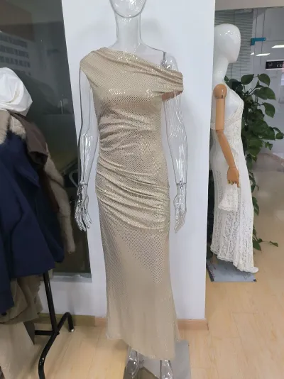 Women Fashion Elegant Solid Color Rhinestone Slant Shoulder Slim-Fit Formal Dresses