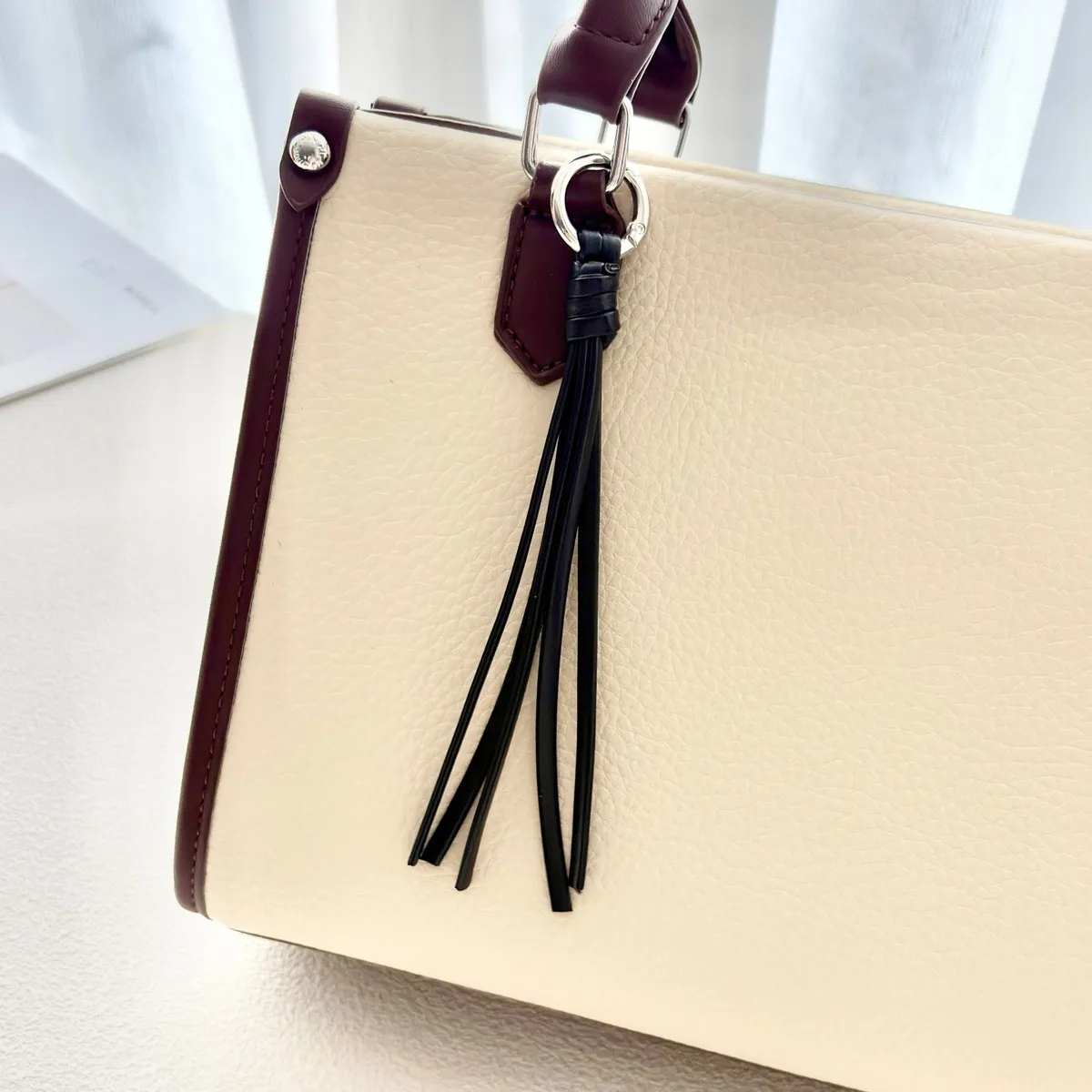 Women Fashion Retro Diy Cortical Rope Hand-Woven Bag Hanging Decoration Tassel Keychain