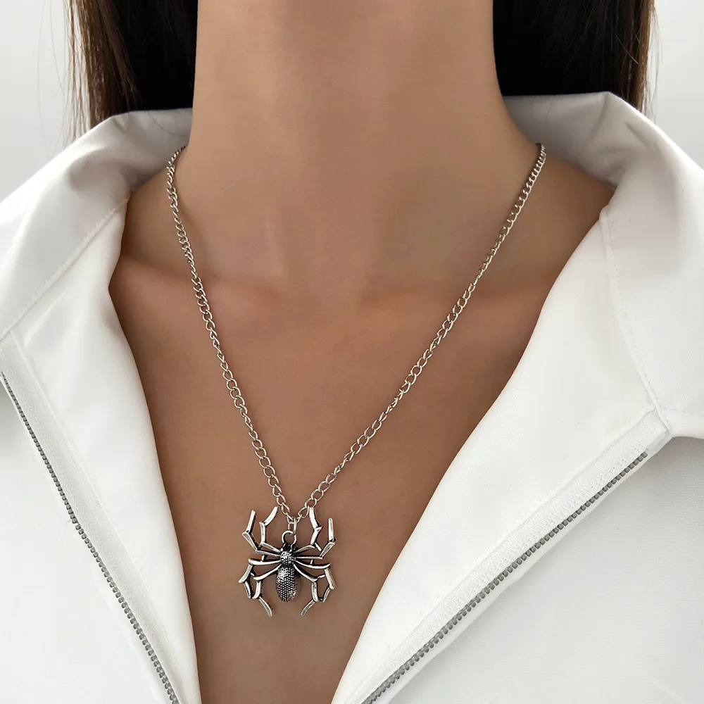 Halloween Women Fashion Simple Spider Pendant Punk Three-Dimensional Insect Necklace