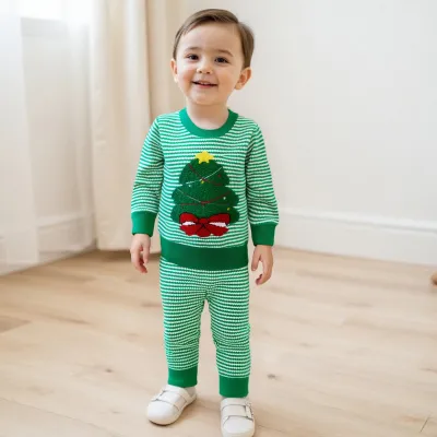 Conjunto de dos piezas para bebé niño: sudadera y pantalón con bordado de árbol de Navidad y rayas, estilo casual navideño.
